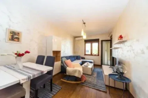 Izdavanje, jednosoban stan, 50m², Ljubović, Podgorica