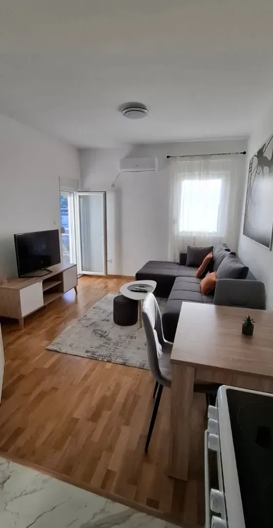 Izdavanje, jednosoban stan, 35m², Zagorič, Podgorica