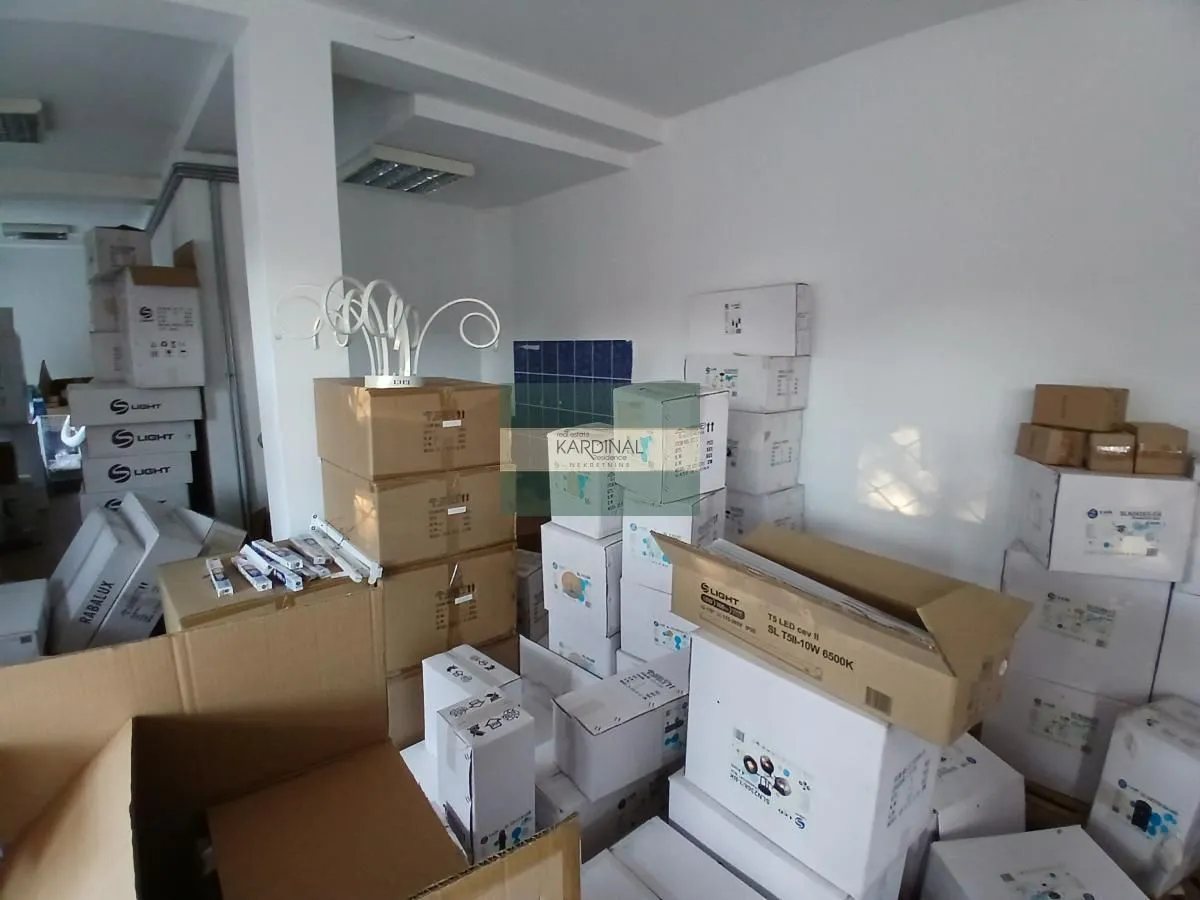 Sale, office space, 117m², Gradski stadion, Jagodina