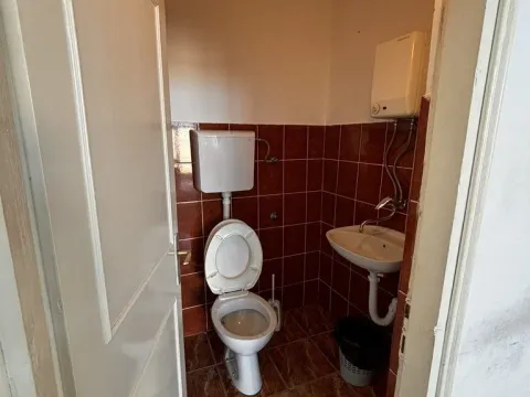 Izdavanje, poslovni prostor, 500m², Krnjaca, Palilula Sve Podlokacije - image 11