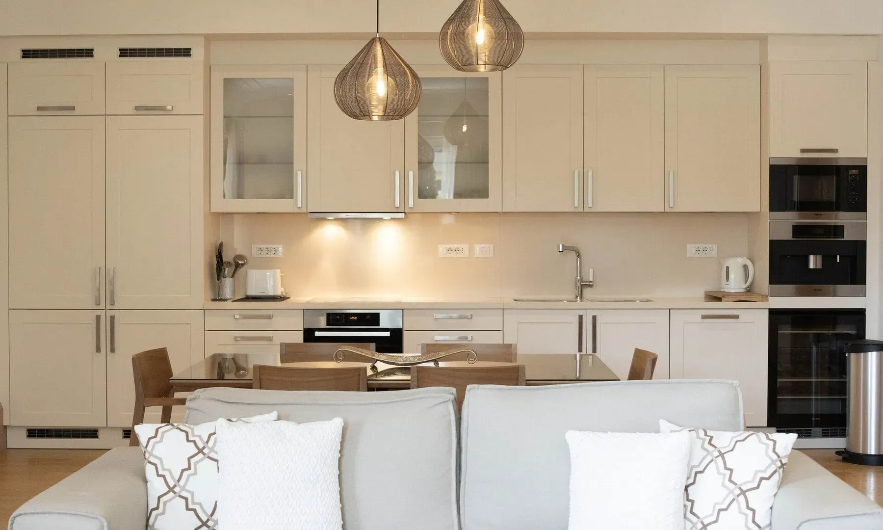Izdavanje, dvosoban stan, 131m², Porto Montenegro, Tivat