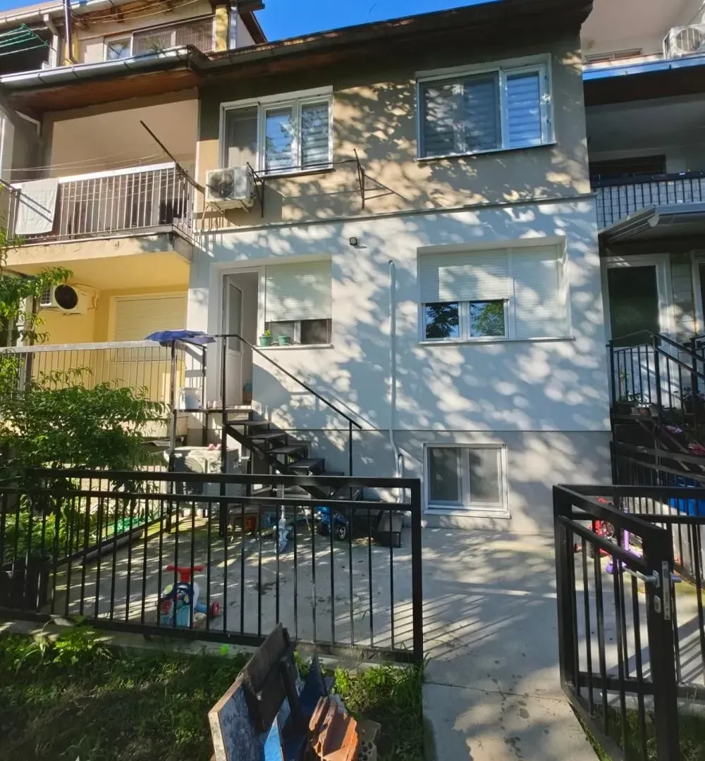 Prodaja, trosoban stan, 65m², Zemun Sve Podlokacije, Beograd