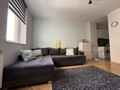 Izdavanje, jednosoban stan, 33m², Bulevar Evrope, Novi Sad Sve Podlokacije - image 3