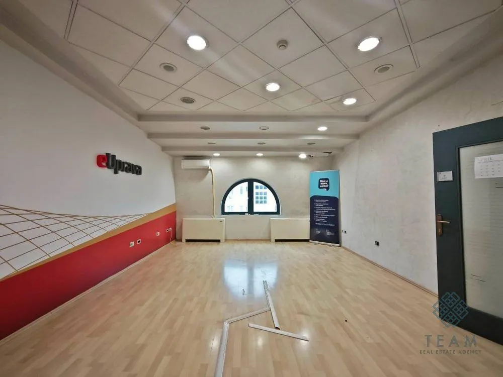Prodaja, poslovni prostor, 315m², Centar, Podgorica