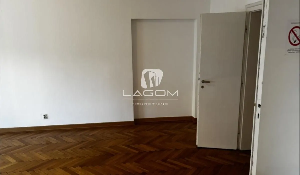 Izdavanje, trosoban stan, 89m², Stari Grad, Beograd