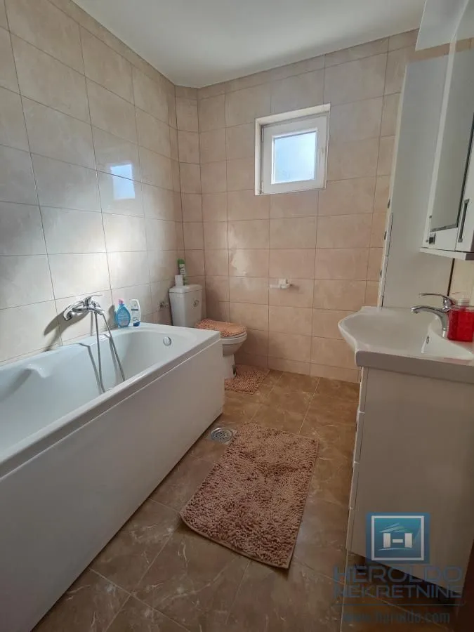 Prodaja, kuća, 270m², Budžino brdo, Jagodina