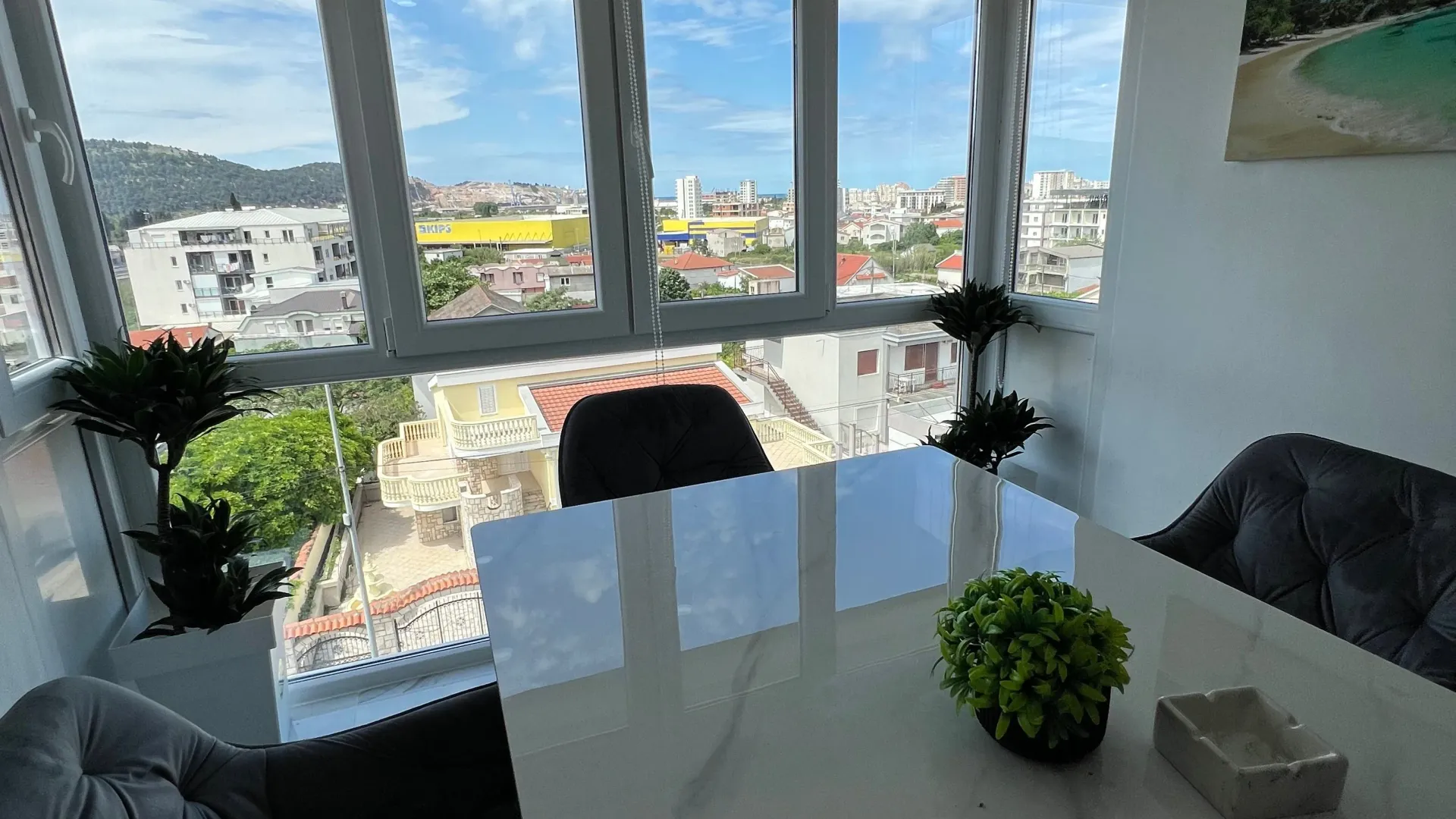 Izdavanje, dvosoban stan, 72m², Popovići, Bar