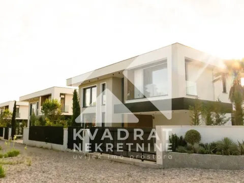 Izdavanje, kuća, 262m², Gornja Gorica, Podgorica - image 2