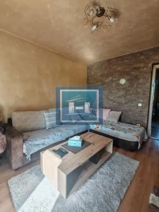 Izdavanje, dvosoban stan, 57m², Branko Krsmanović, Paraćin