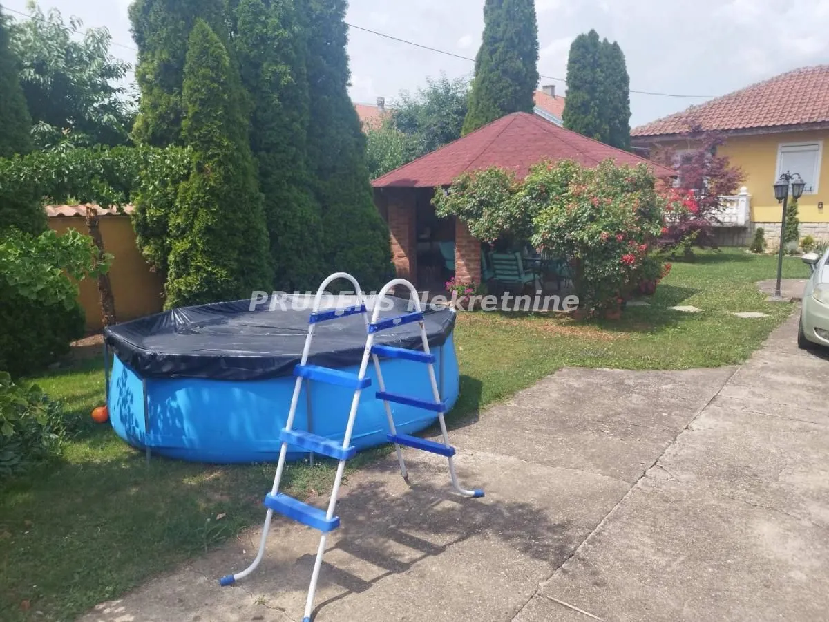 Sale, house, 250m², Surčin, Beograd