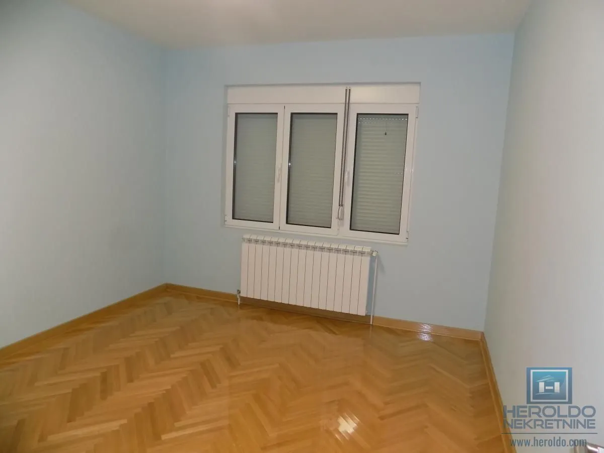 Prodaja, kuća, 192m², 4. juli, Paraćin