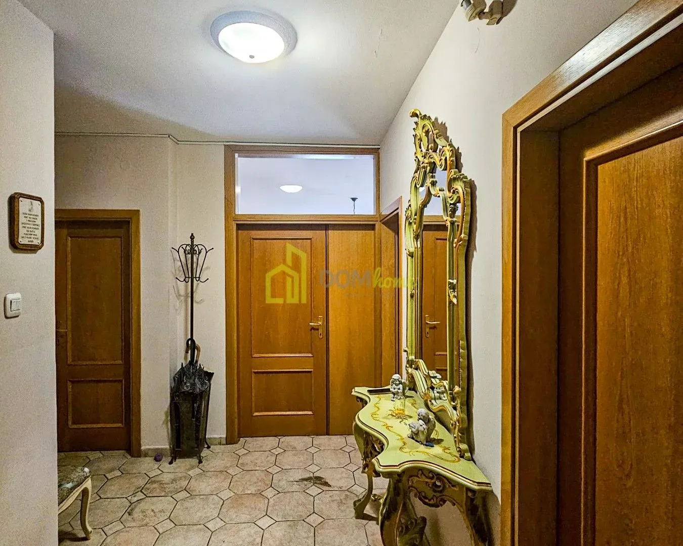 Izdavanje, trosoban stan, 130m², Preko Morače, Podgorica