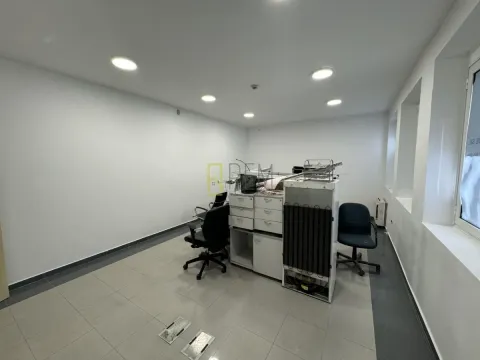 Rent, office space, 240m², Drač, Podgorica - image 3