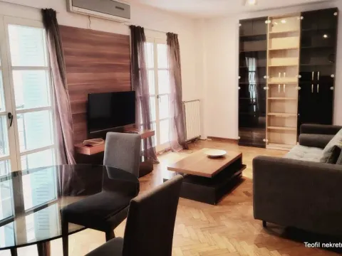 Izdavanje, trosoban stan, 81m², Vračar Hram, Vračar Sve Podlokacije