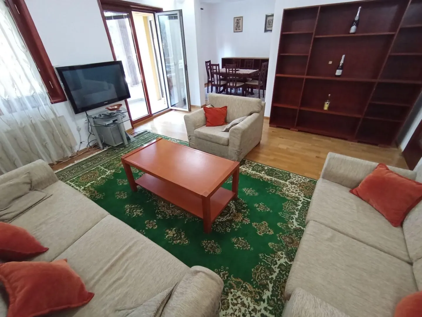 Izdavanje, trosoban stan, 120m², Ljubović, Podgorica