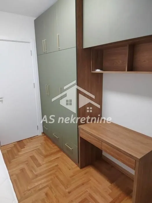 Izdavanje, četvorosoban stan, 79m², Banjica, Voždovac Sve Podlokacije