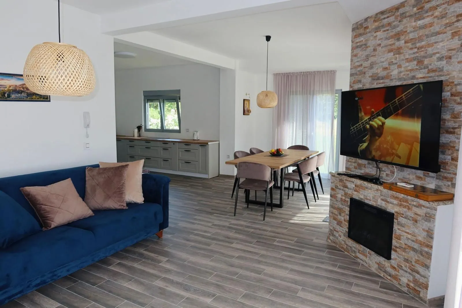 Sale, house, 220m², Bar, Crna Gora