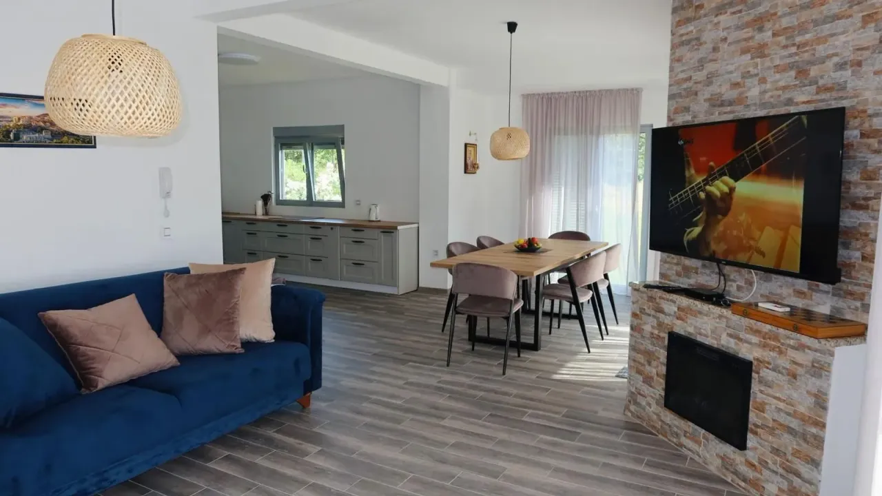 Sale, house, 220m², Bar, Crna Gora