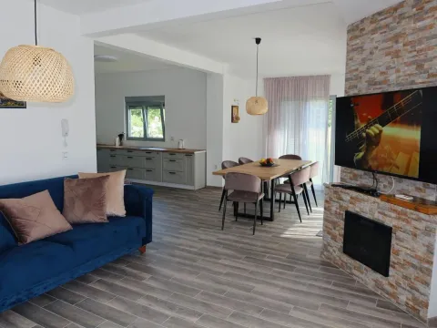 Prodaja, kuća, 220m², Bar, Crna Gora