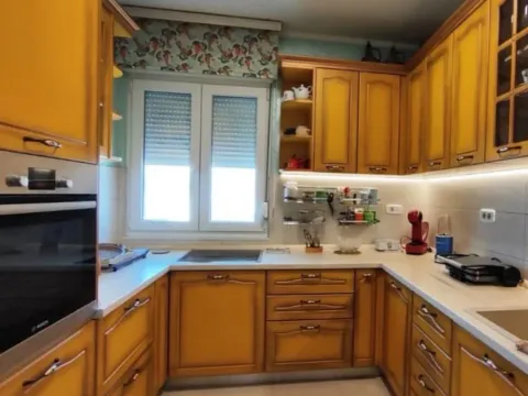 Sale, three bedroom apartment, 100m², City Kvart, Podgorica - image 9