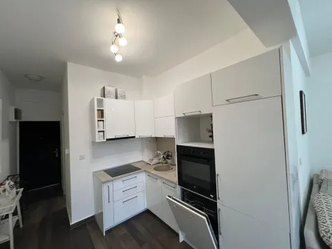 Izdavanje, dvosoban stan, 56m², Tivat, Crna Gora - image 4