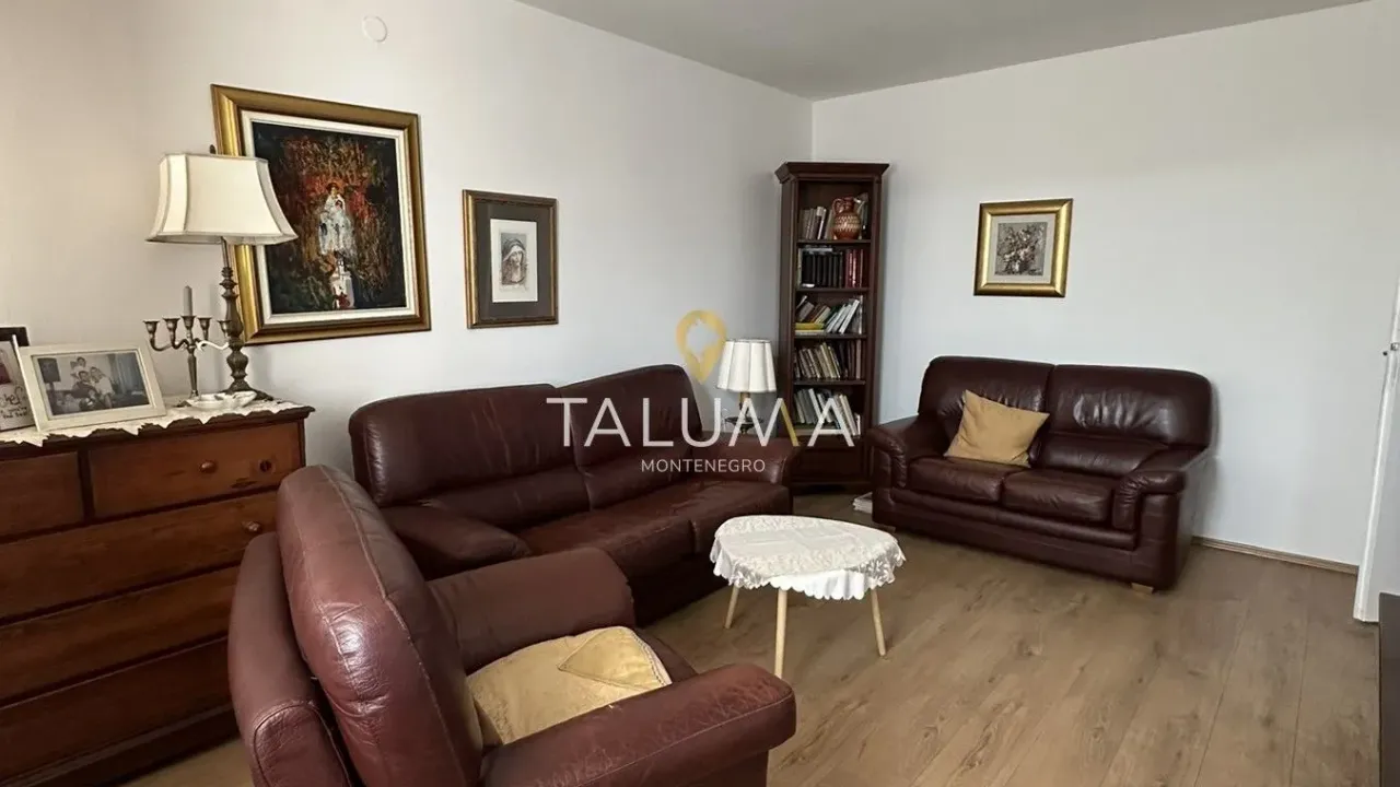 Izdavanje, jednosoban stan, 66m², Pobrežje, Podgorica