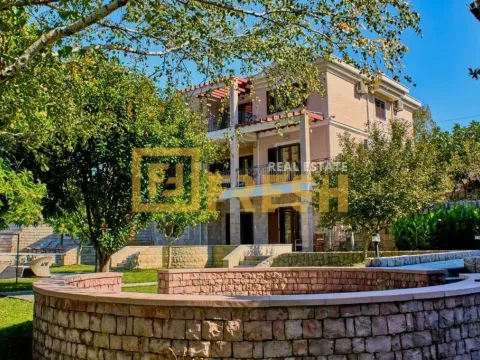 Prodaja, kuća, 300m², Zagorič, Podgorica - image 25