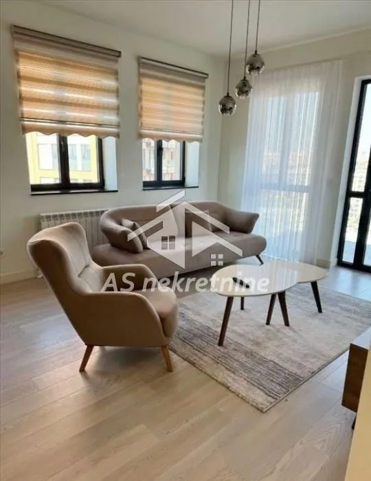 Izdavanje, četvorosoban stan, 110m², Savski Venac, Beograd