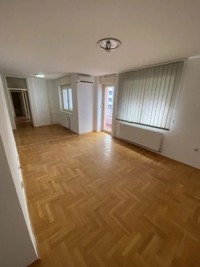 Izdavanje, dvosoban stan, 73m², Crveni Pevac, Niš