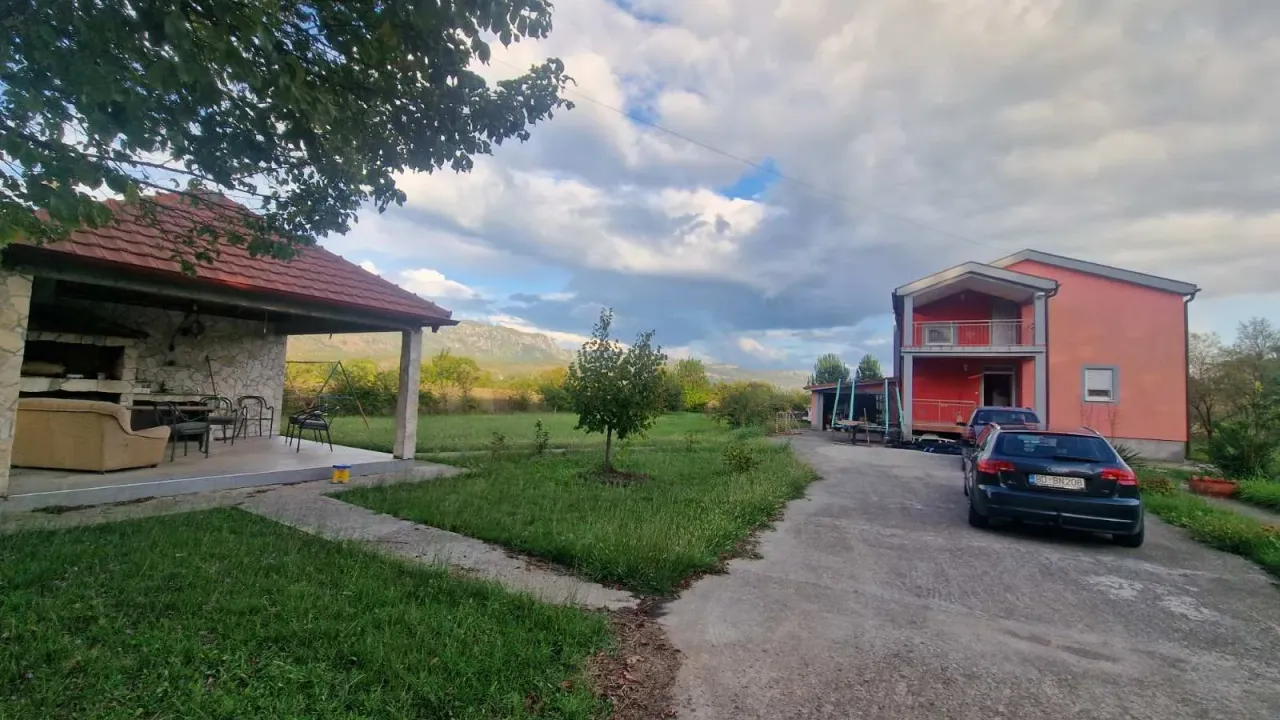 Prodaja, kuća, 240m², Danilovgrad, Crna Gora