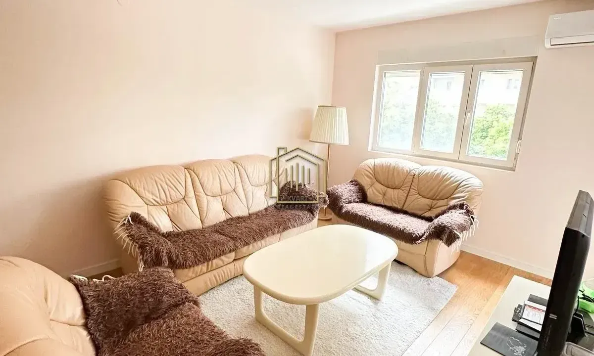 Izdavanje, jednosoban stan, 50m², Central Point, Podgorica