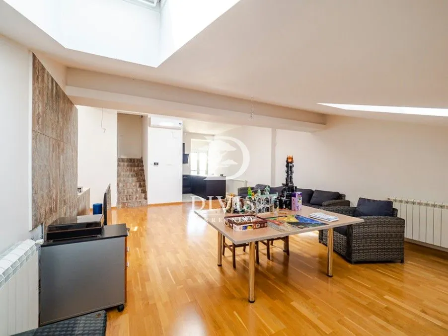Sale, four bedroom apartment, 165m², Stari Grad, Beograd