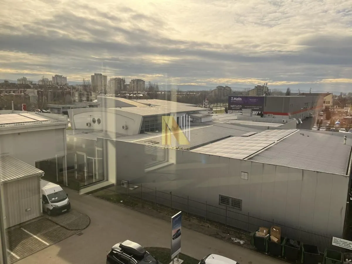 Rent, office space, 150m², Novo naselje, Novi Sad