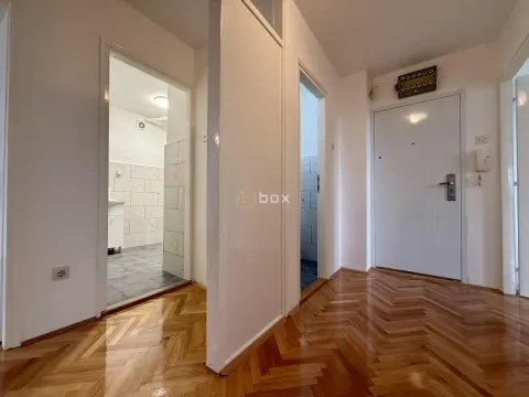 Sale, three bedroom apartment, 70m², Dom zdravlja, Niš - image 4