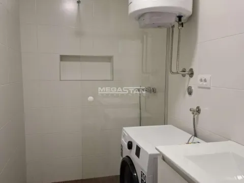 Izdavanje, kuća, 202m², Ledine, Beograd - image 12