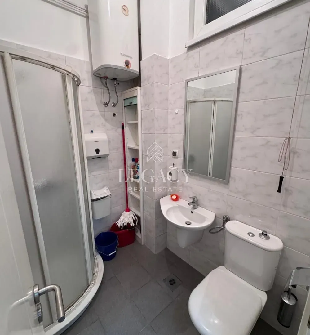 Izdavanje, poslovni prostor, 64m², Južni Bulevar, Vračar Sve Podlokacije