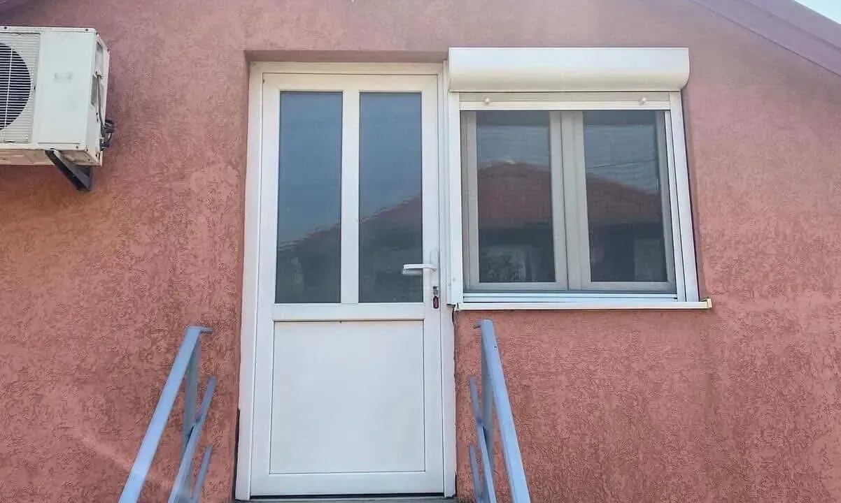 Izdavanje, jednosoban stan, 45m², Momišići, Podgorica