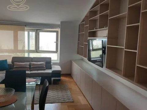 Izdavanje, trosoban stan, 64m², Kalenić Pijaca, Vračar Sve Podlokacije - image 9