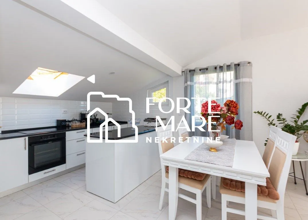 Prodaja, dvosoban stan, 98m², Igalo, Herceg Novi