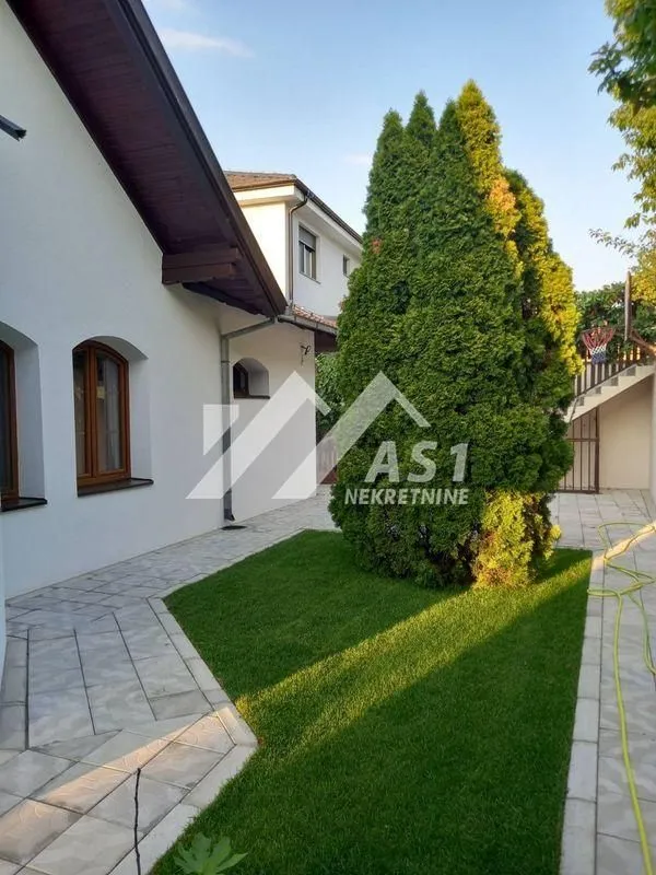 Prodaja, kuća, 336m², Petrovaradin, Novi Sad