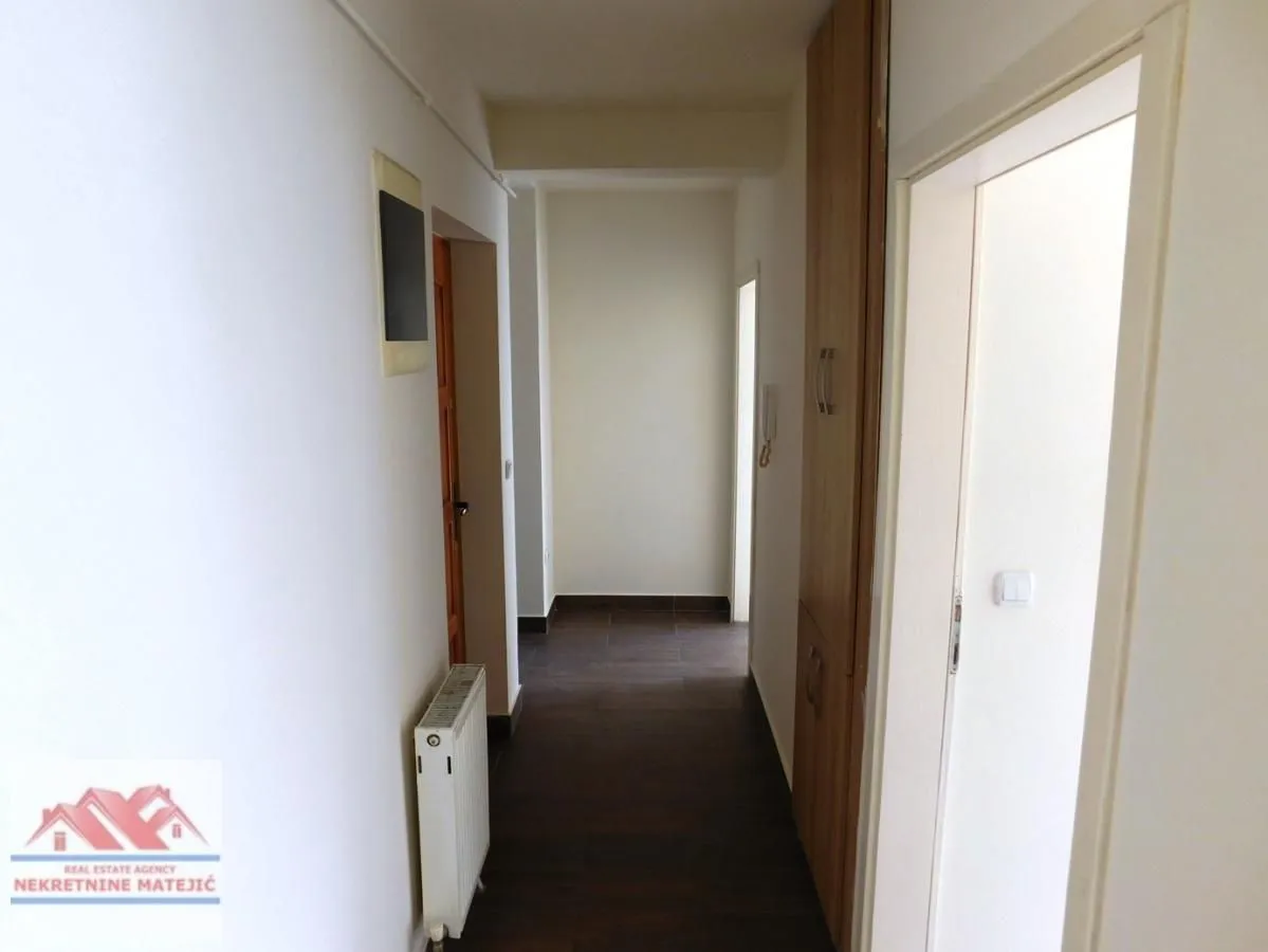 Izdavanje, trosoban stan, 71m², Vašarište, Kragujevac