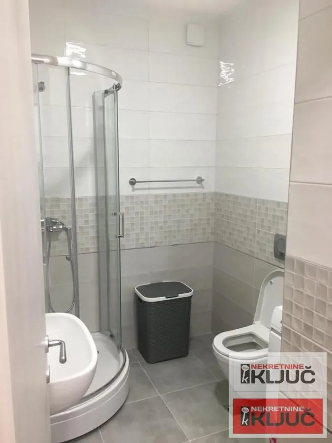 Izdavanje, jednosoban stan, 40m², Adamovićevo Naselje, Novi Sad Sve Podlokacije