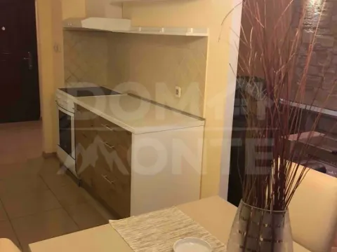 Rent, two bedroom apartment, 70m², Tivat, Crna Gora - image 11