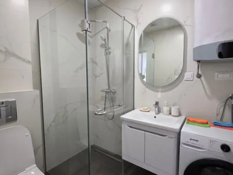 Izdavanje, jednosoban stan, 44m², Bečići, Budva - image 21