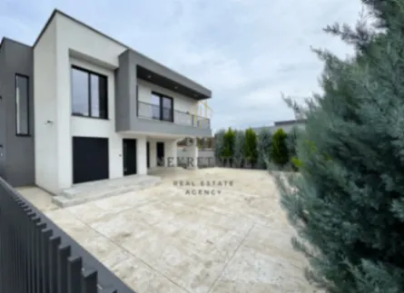 Izdavanje, kuća, 190m², Tološi, Podgorica