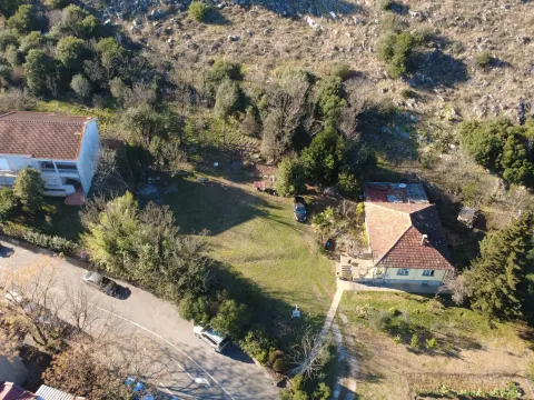 Zemljište in Momišići