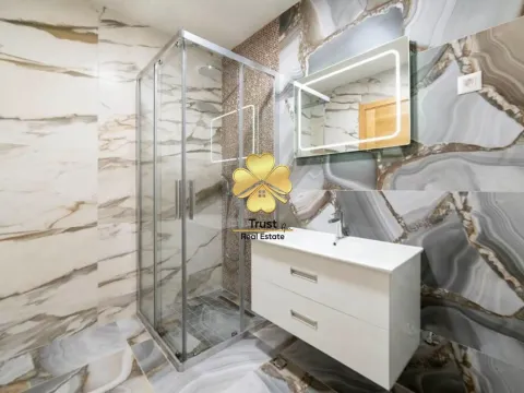 Izdavanje, trosoban stan, 142m², Gorica C, Podgorica - image 4