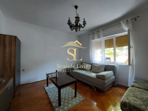 Rent, three bedroom apartment, 90m², Centar, Kotor - image 2
