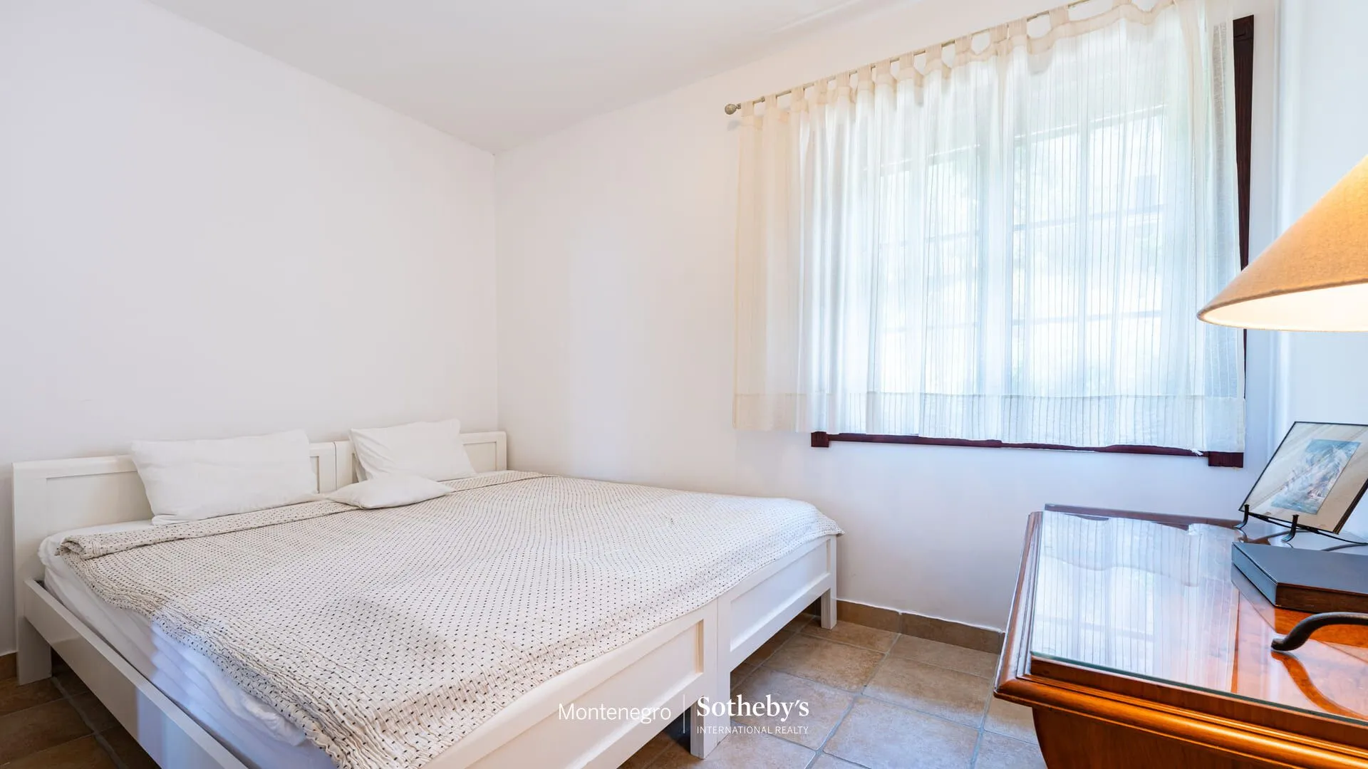 Prodaja, dvosoban stan, 101m², Kostanjica, Kotor