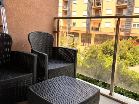 Izdavanje, jednosoban stan, 45m², New City, Podgorica - image 8